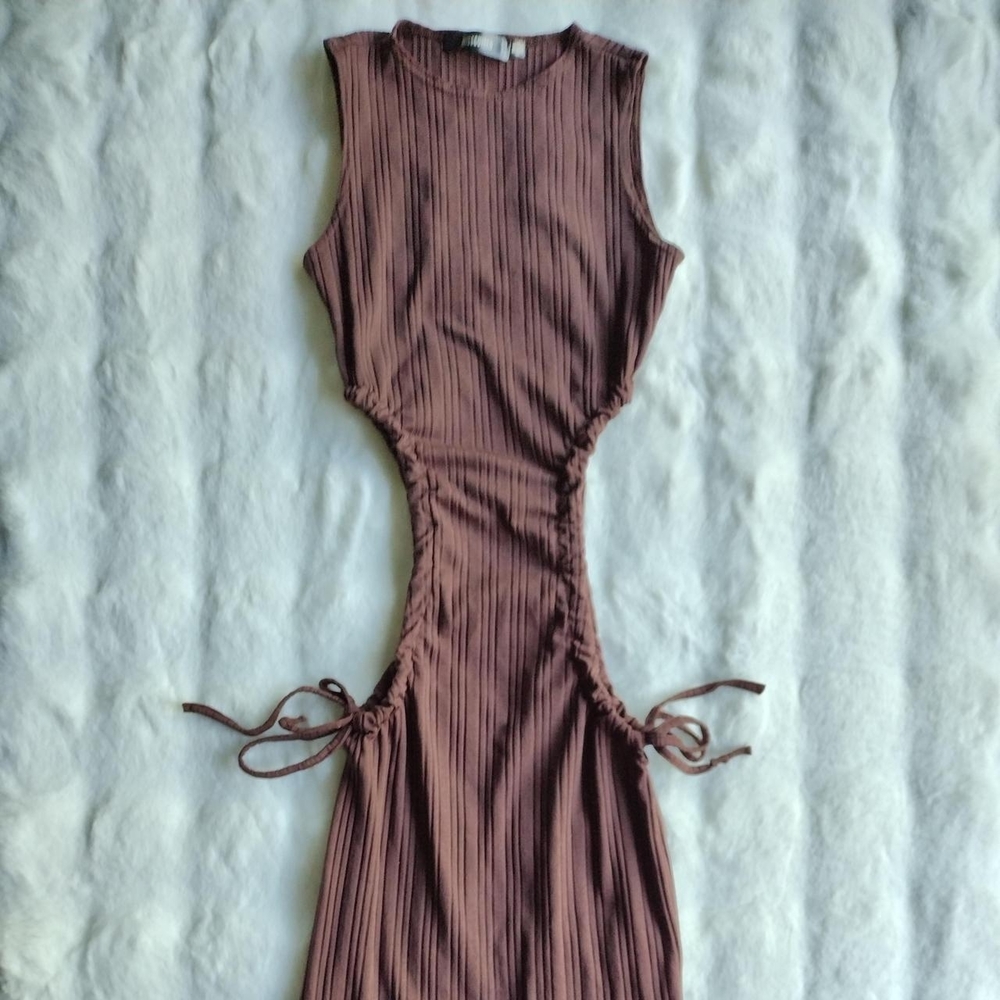 Brown Sleeveless Maxi Dress - Picture 3 of 7